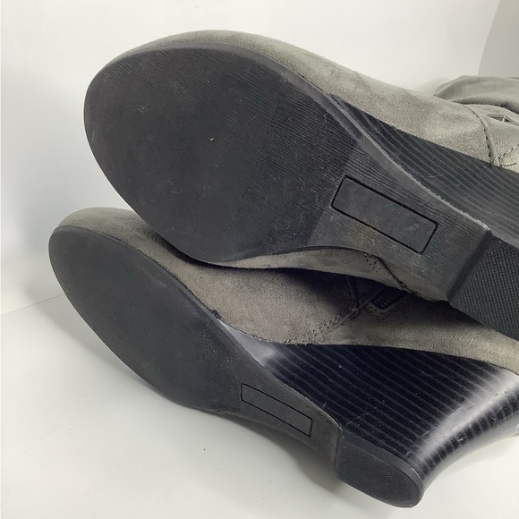 Kohl’s SO Below Knee, Gray Wedge Heeled Boots with Silver Buckle Detail … - Picture 5 of 9